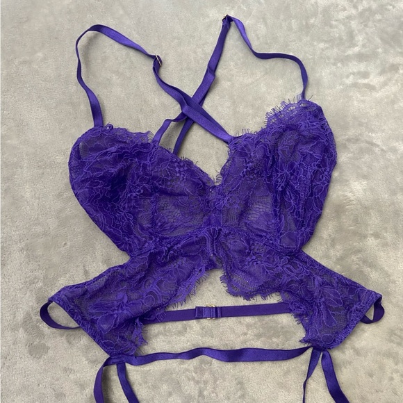 New! Victoria’s Secret Brilliant Purple Lace Crotchless Bodysuit 4290 - Picture 5 of 7